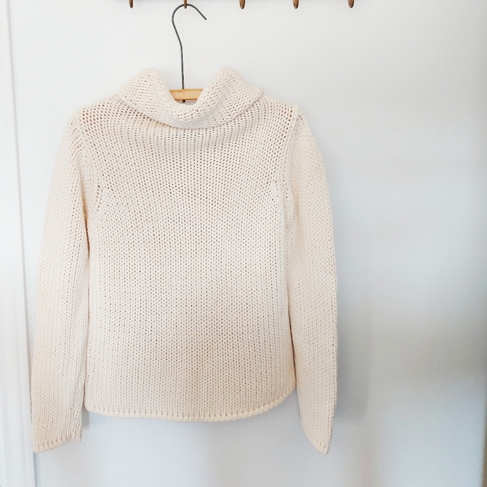 🍁Cream/ecru chunky turtleneck knit sweater 🍂
